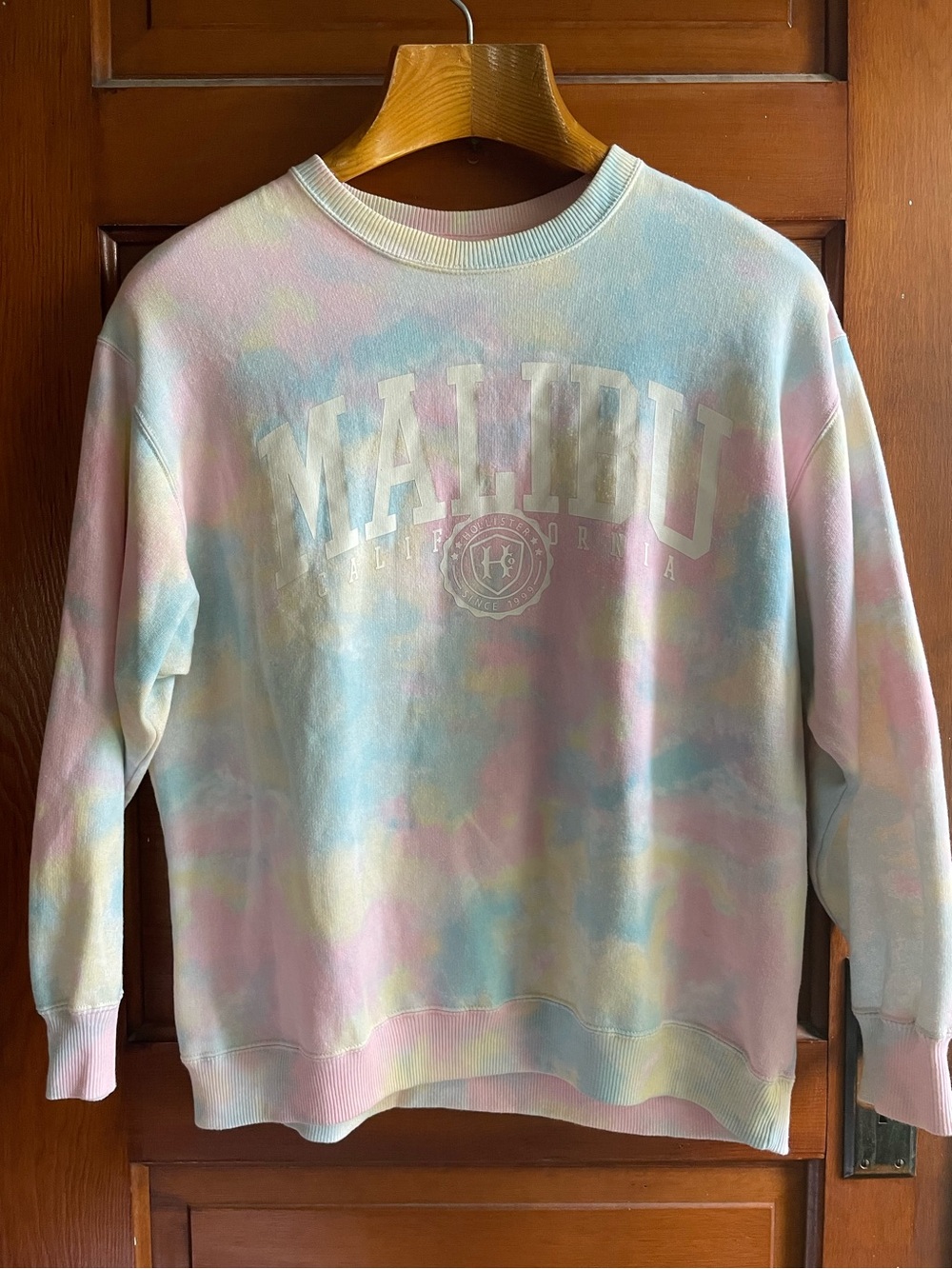 Pastel Hollister “Malibu” sweatshirt